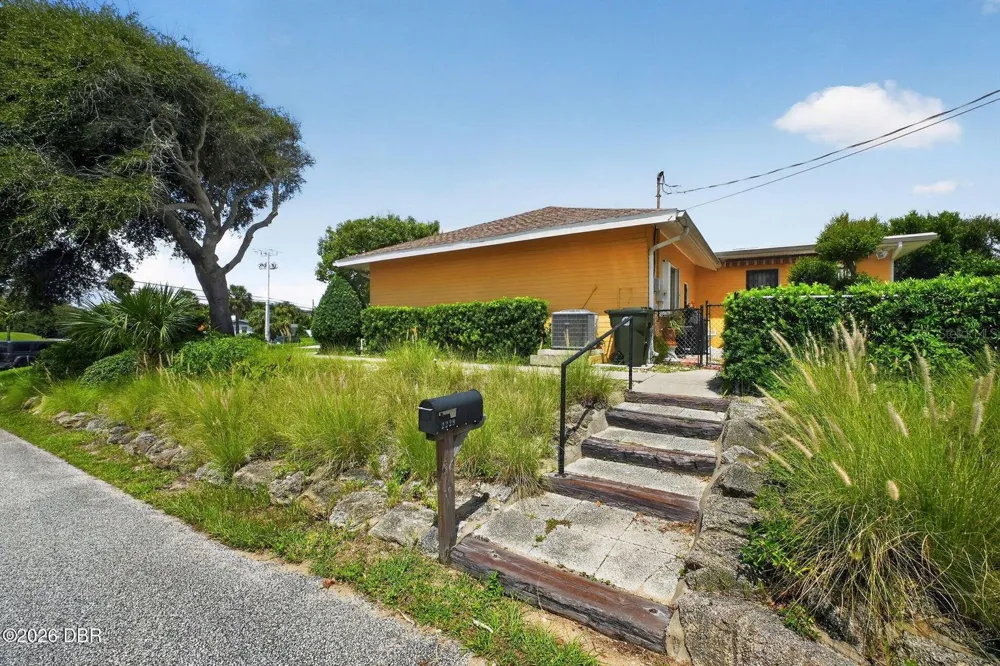 2229 S PENINSULA DRIVE Daytona Beach, FL 32118