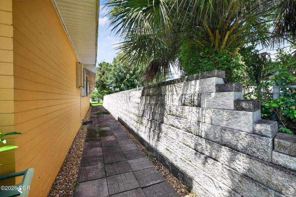 2229 S PENINSULA DRIVE Daytona Beach, FL 32118