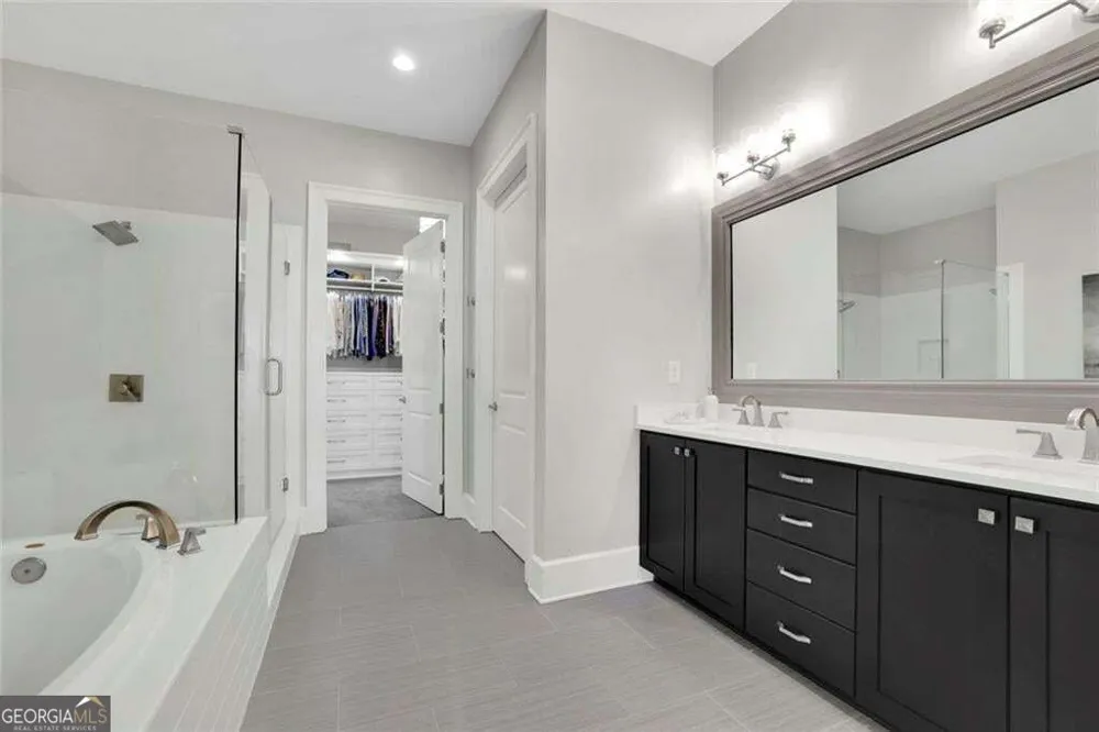 150 Forrest ALY Roswell, GA 30075