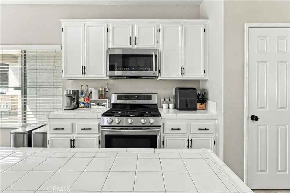 45344 Tiana Rose Lancaster, CA 93536