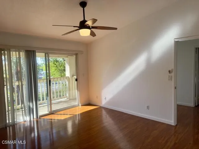 688 Indian Oak Lane #107 Oak Park, CA 91377