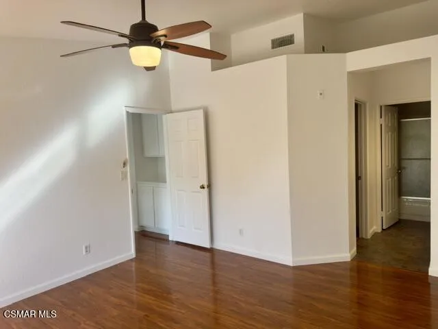 688 Indian Oak Lane #107 Oak Park, CA 91377