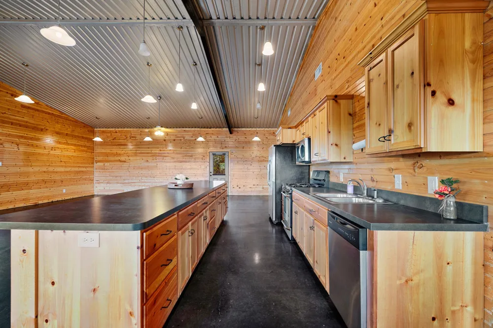 2078 Farm Road 2122 Roxton, TX 75477