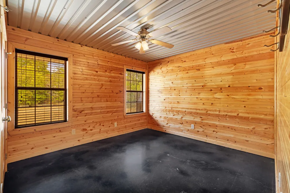 2078 Farm Road 2122 Roxton, TX 75477