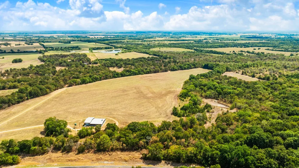 2078 Farm Road 2122 Roxton, TX 75477