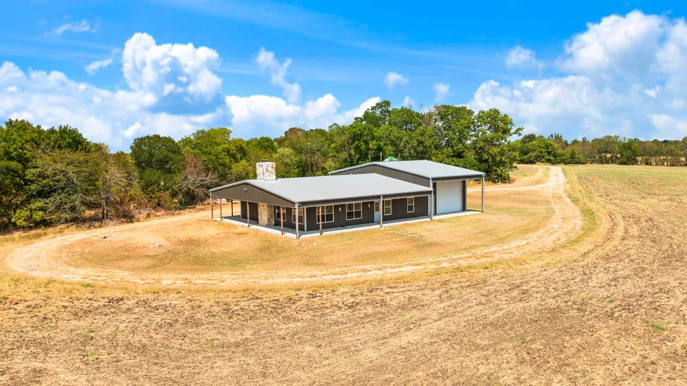 2078 Farm Road 2122 Roxton, TX 75477