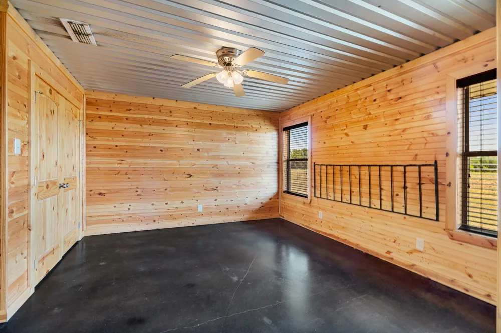 2078 Farm Road 2122 Roxton, TX 75477