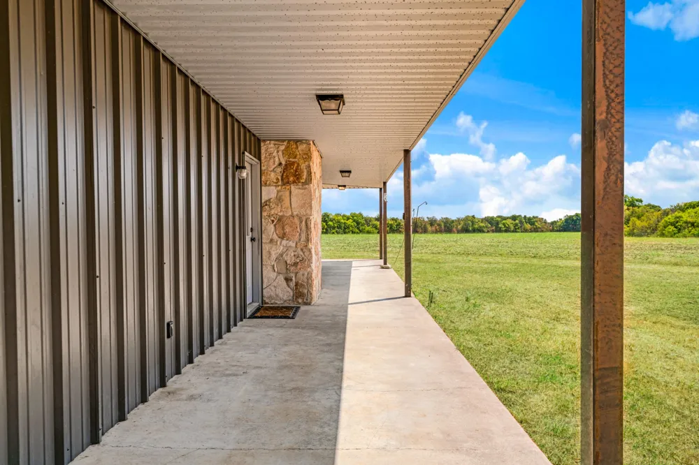 2078 Farm Road 2122 Roxton, TX 75477