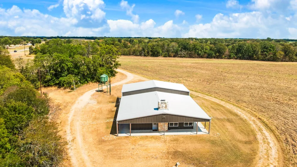 2078 Farm Road 2122 Roxton, TX 75477