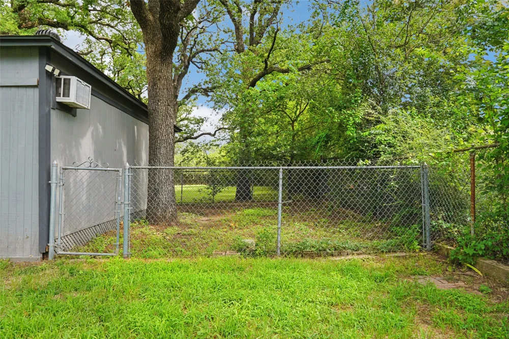 7616 Osage Trail Lake Worth, TX 76135