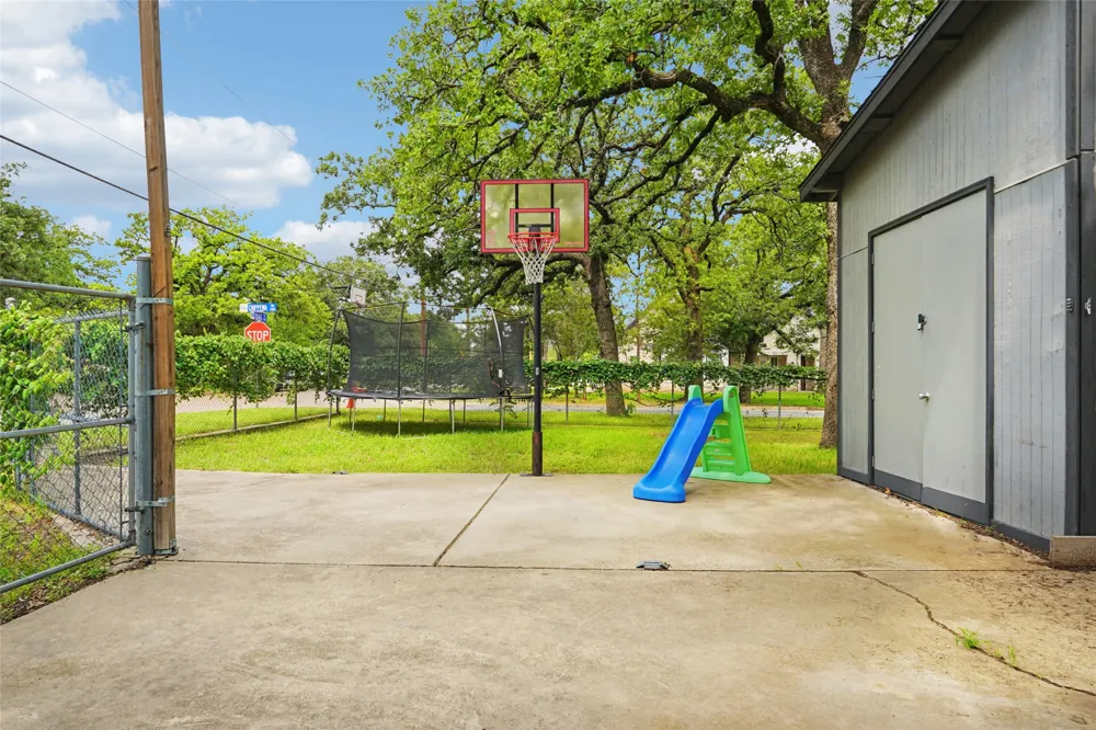 7616 Osage Trail Lake Worth, TX 76135