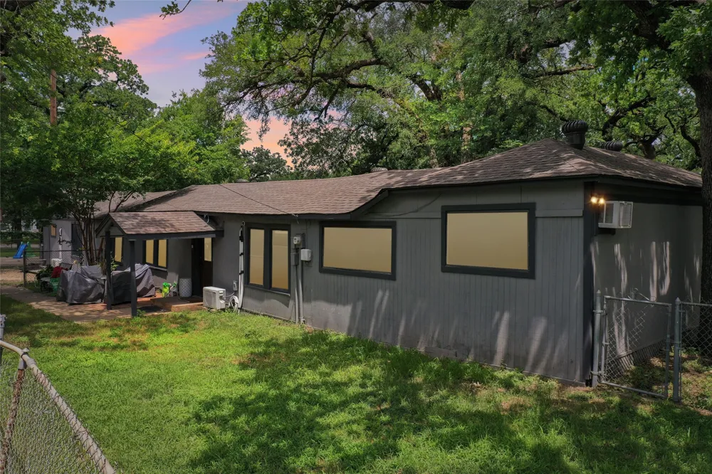 7616 Osage Trail Lake Worth, TX 76135