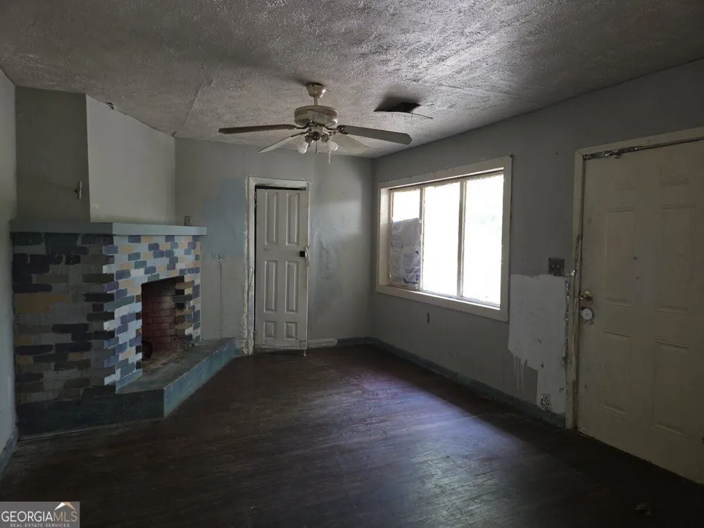 1886 Charles PL NW Atlanta, GA 30318