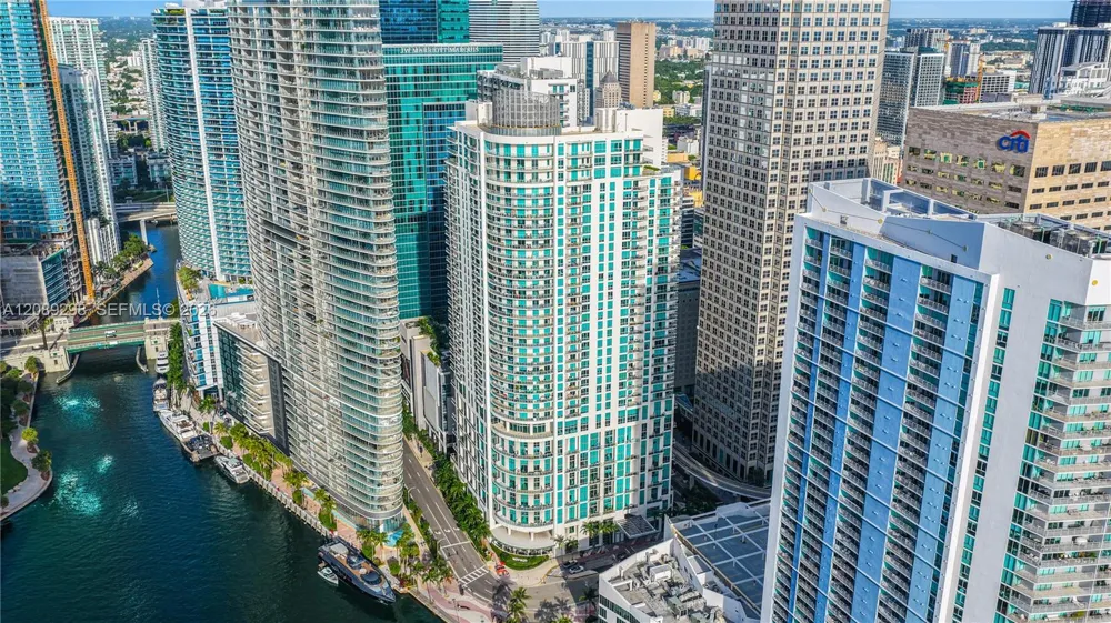 300 S Biscayne Blvd #T-3509 Miami, FL 33131