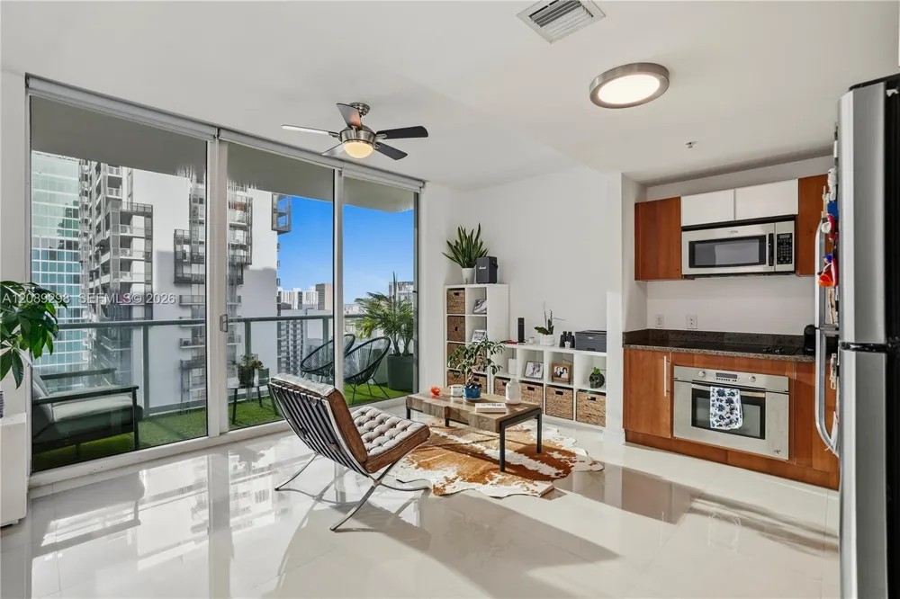 300 S Biscayne Blvd #T-3509 Miami, FL 33131