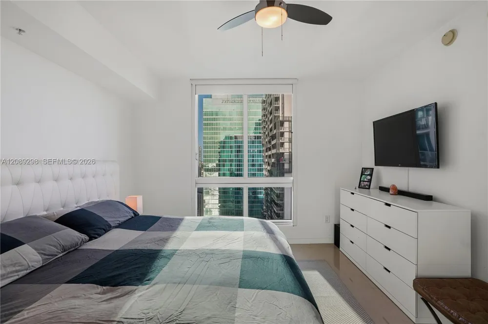 300 S Biscayne Blvd #T-3509 Miami, FL 33131
