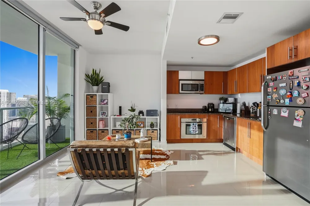 300 S Biscayne Blvd #T-3509 Miami, FL 33131
