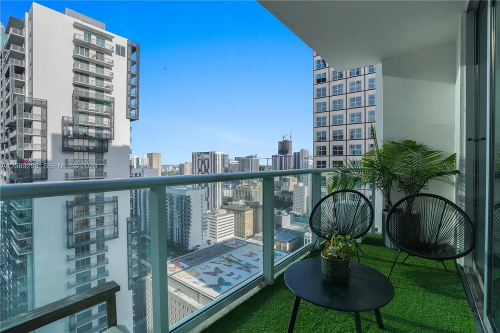 300 S Biscayne Blvd #T-3509 Miami, FL 33131