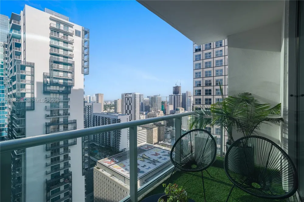 300 S Biscayne Blvd #T-3509 Miami, FL 33131