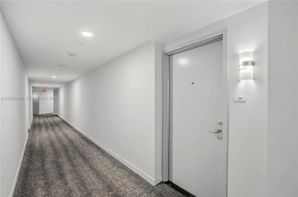 300 S Biscayne Blvd #T-3509 Miami, FL 33131