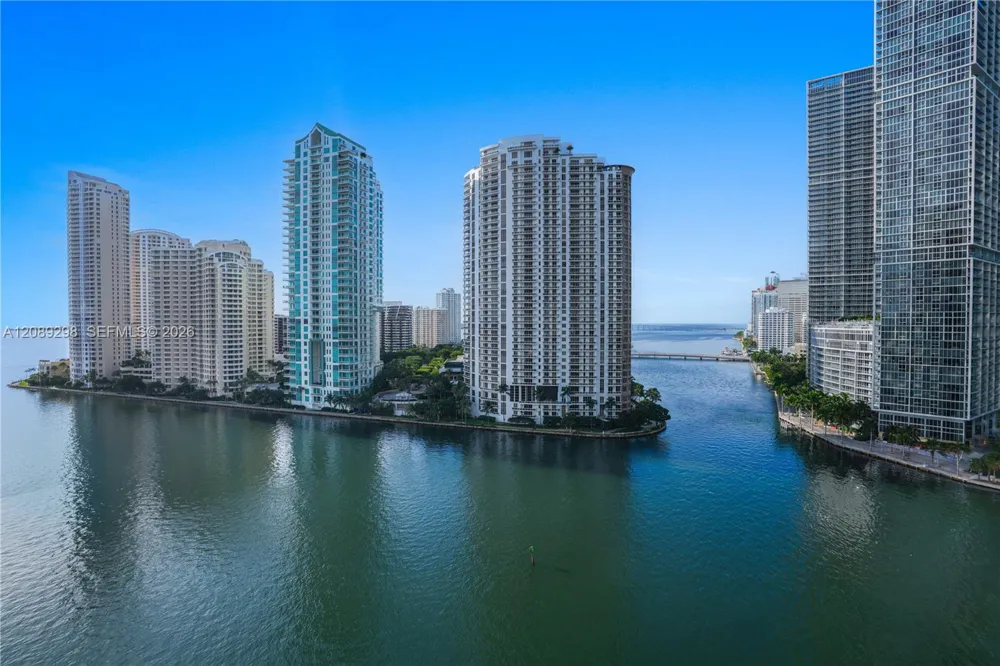300 S Biscayne Blvd #T-3509 Miami, FL 33131