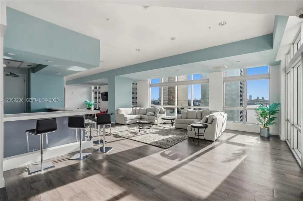 300 S Biscayne Blvd #T-3509 Miami, FL 33131
