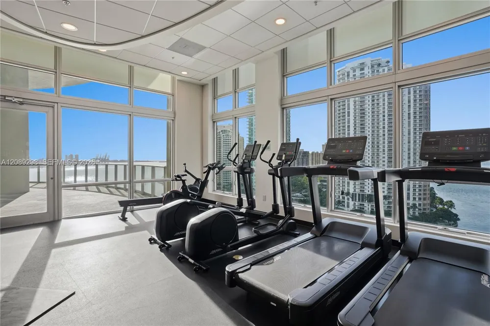 300 S Biscayne Blvd #T-3509 Miami, FL 33131
