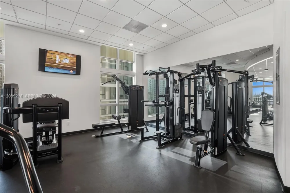 300 S Biscayne Blvd #T-3509 Miami, FL 33131