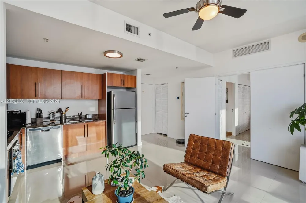300 S Biscayne Blvd #T-3509 Miami, FL 33131
