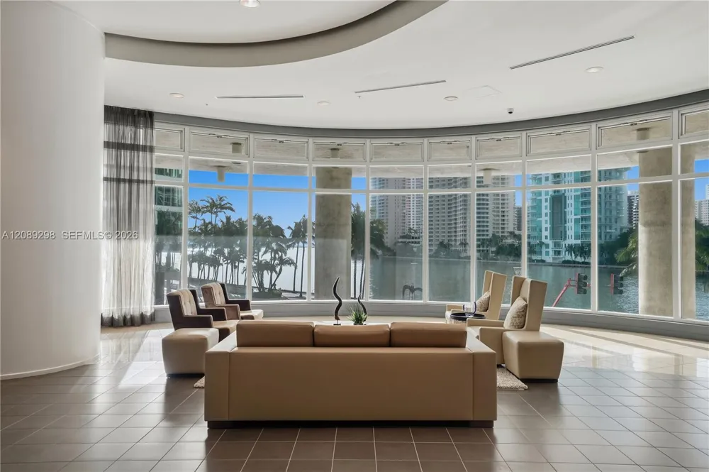 300 S Biscayne Blvd #T-3509 Miami, FL 33131