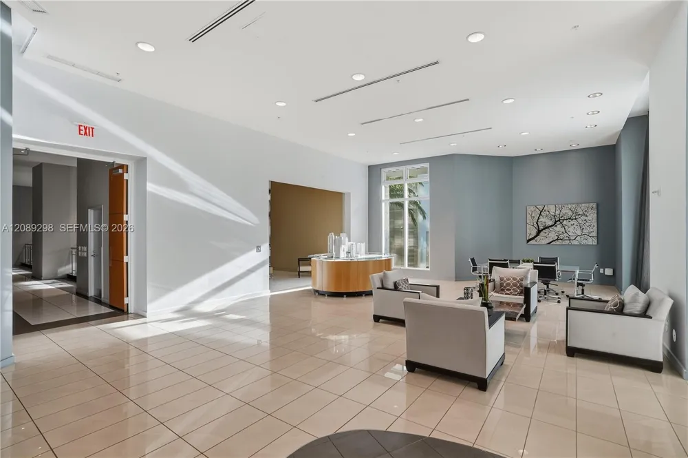 300 S Biscayne Blvd #T-3509 Miami, FL 33131