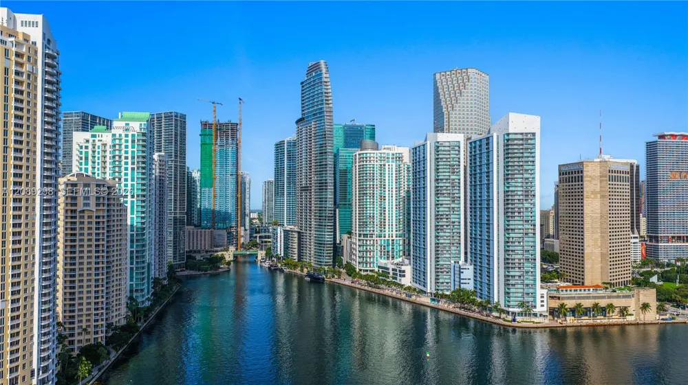 300 S Biscayne Blvd #T-3509 Miami, FL 33131