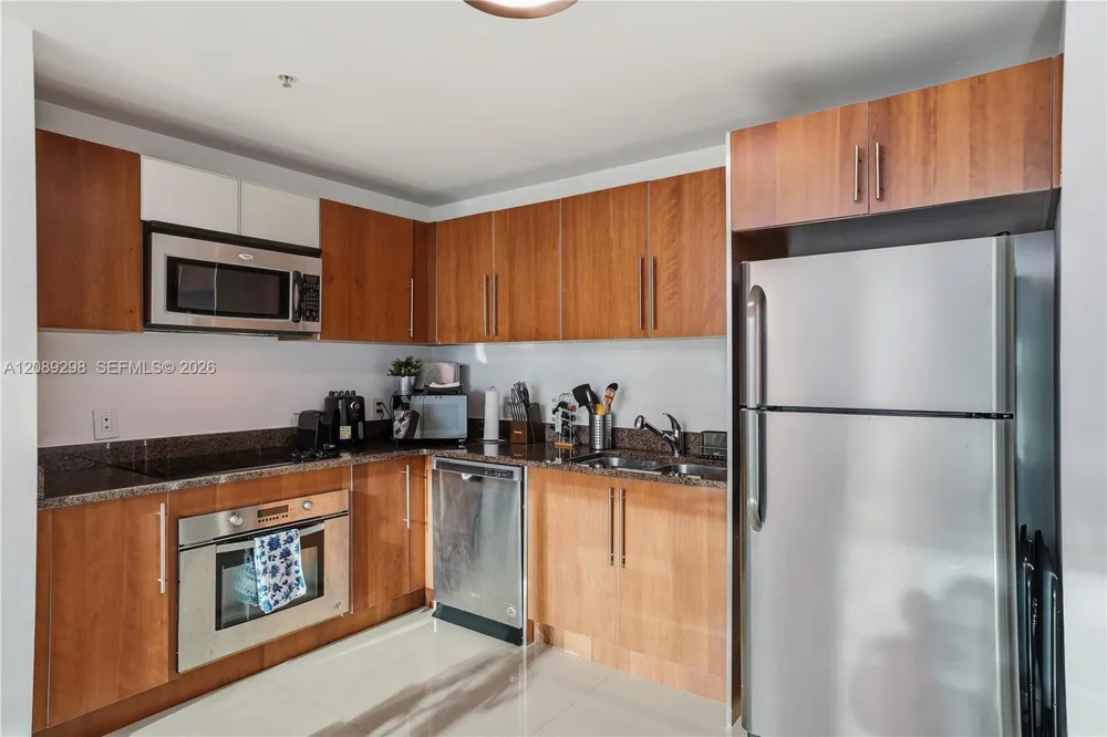 300 S Biscayne Blvd #T-3509 Miami, FL 33131