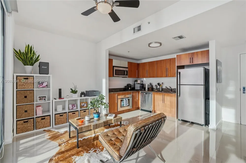300 S Biscayne Blvd #T-3509 Miami, FL 33131