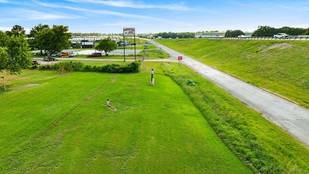2025 19th Street NW Paris, TX 75460