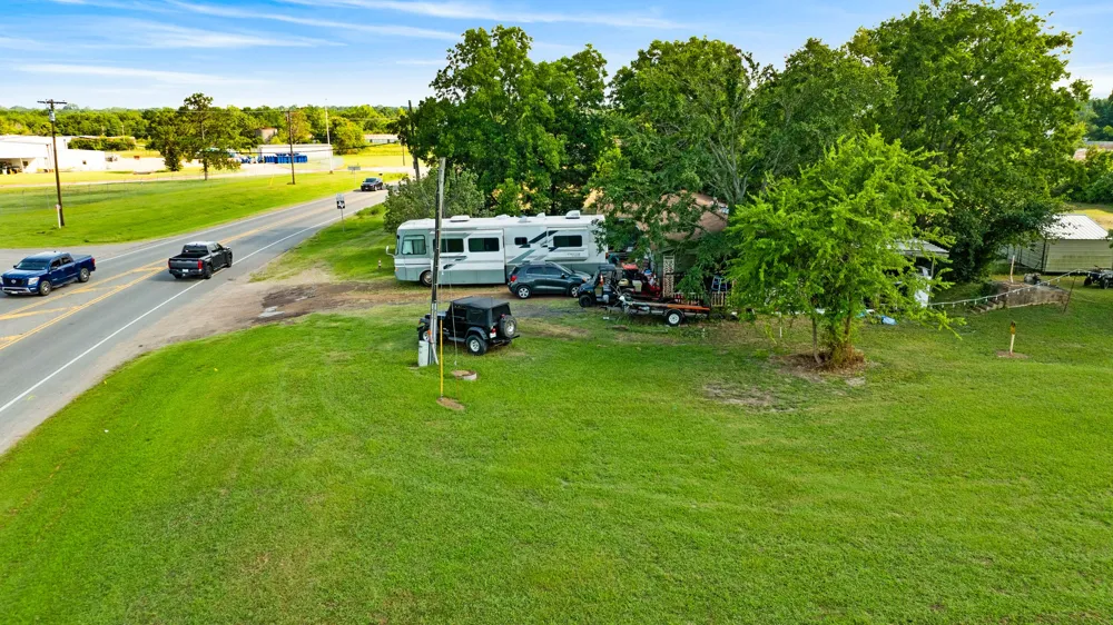 2025 19th Street NW Paris, TX 75460