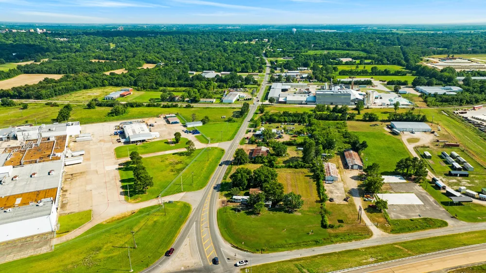 2025 19th Street NW Paris, TX 75460