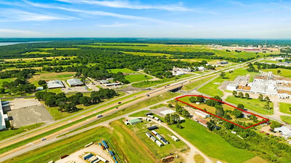 2025 19th Street NW Paris, TX 75460