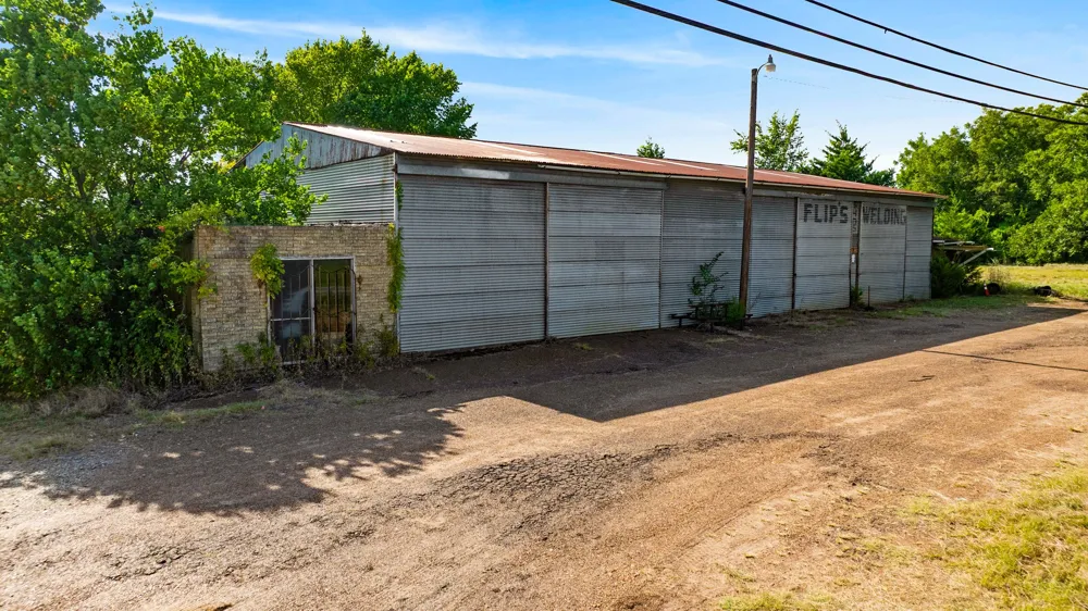 2025 19th Street NW Paris, TX 75460