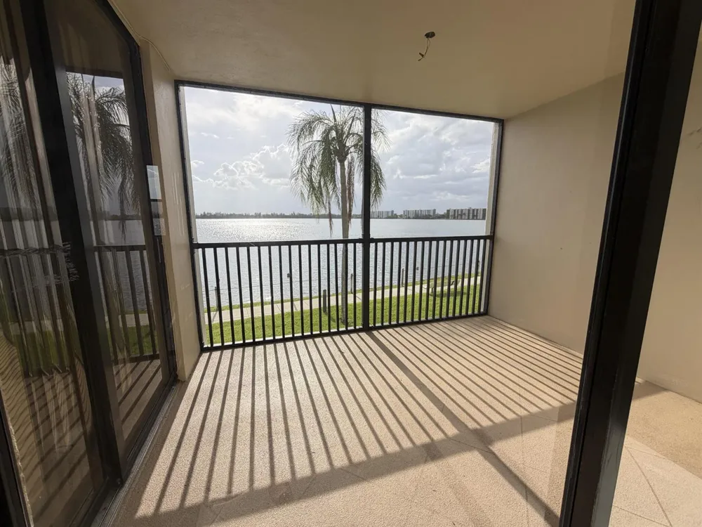 112 LAKE EMERALD DRIVE #203 Oakland Park, FL 33309