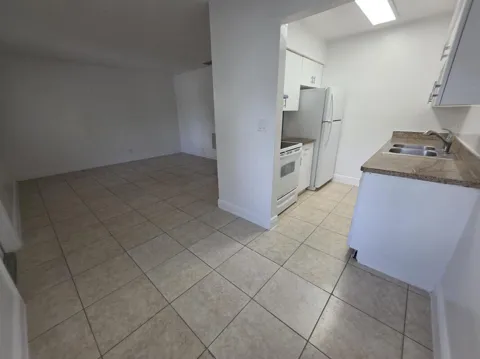 75 SW 10th Street #202