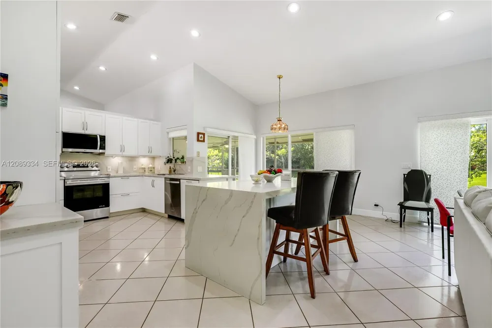 20430 SW 53rd Pl Pembroke Pines, FL 33332