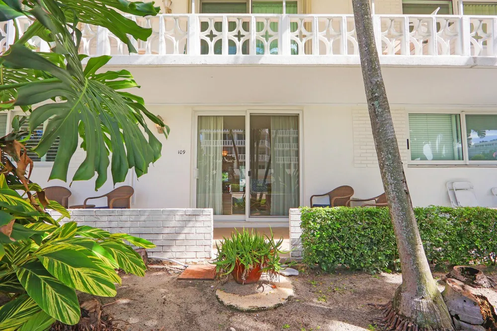 139 Sunrise Avenue #1090 Palm Beach, FL 33480