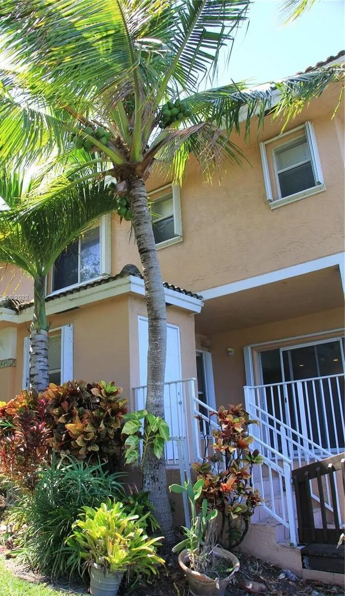 3271 NW 44th Street #5 Oakland Park, FL 33309