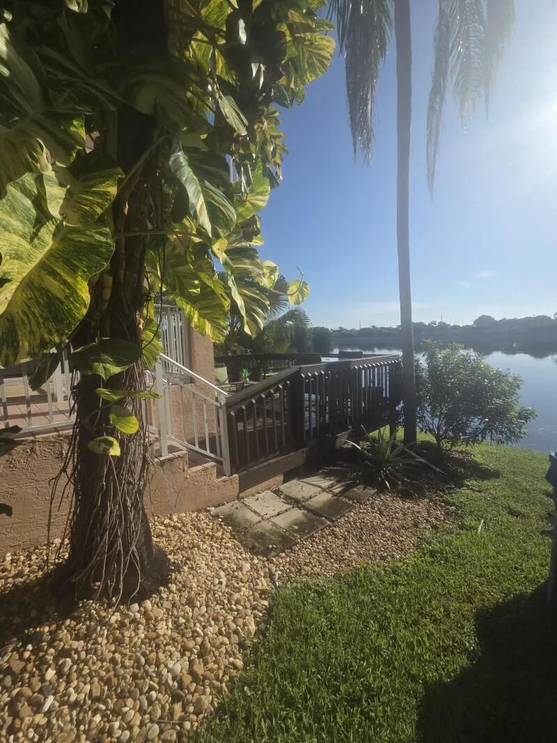 3271 NW 44th Street #5 Oakland Park, FL 33309