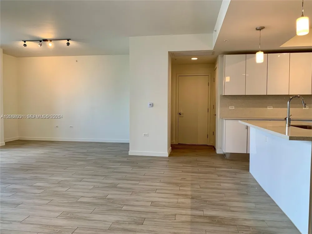 999 SW 1st Ave #3206 Miami, FL 33130