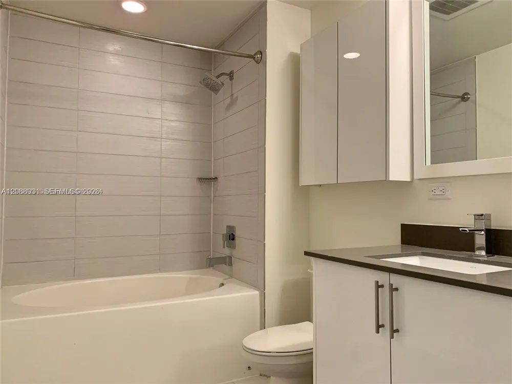 999 SW 1st Ave #3206 Miami, FL 33130