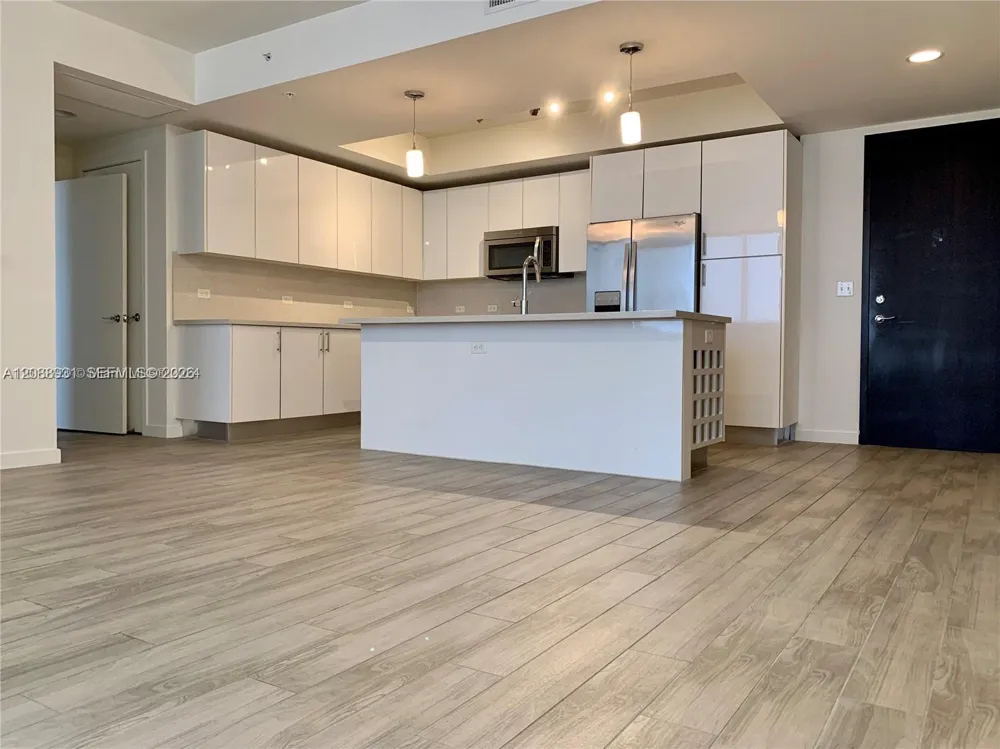 999 SW 1st Ave #3206 Miami, FL 33130