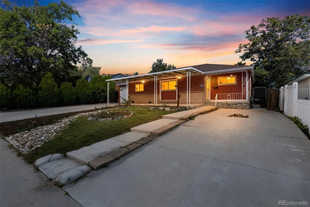 1461 E 95th Avenue Thornton, CO 80229