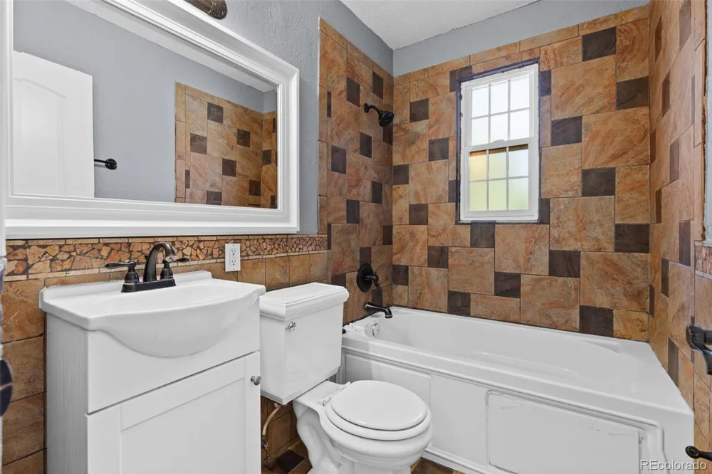 1461 E 95th Avenue Thornton, CO 80229